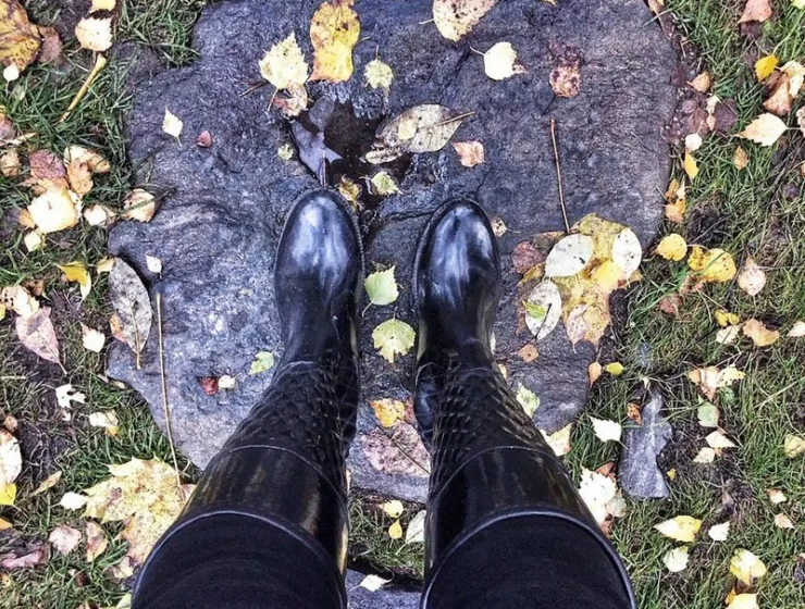 kumisaappaat tyylikkäästi sadepäiviin